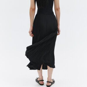 NWT H&M Black A-Line Pleated Skirt - 50% Recycled Polyester